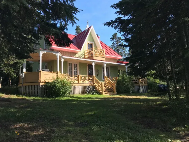 Chalet avec vue sur le fleuve au Bas-Saint-Laurent